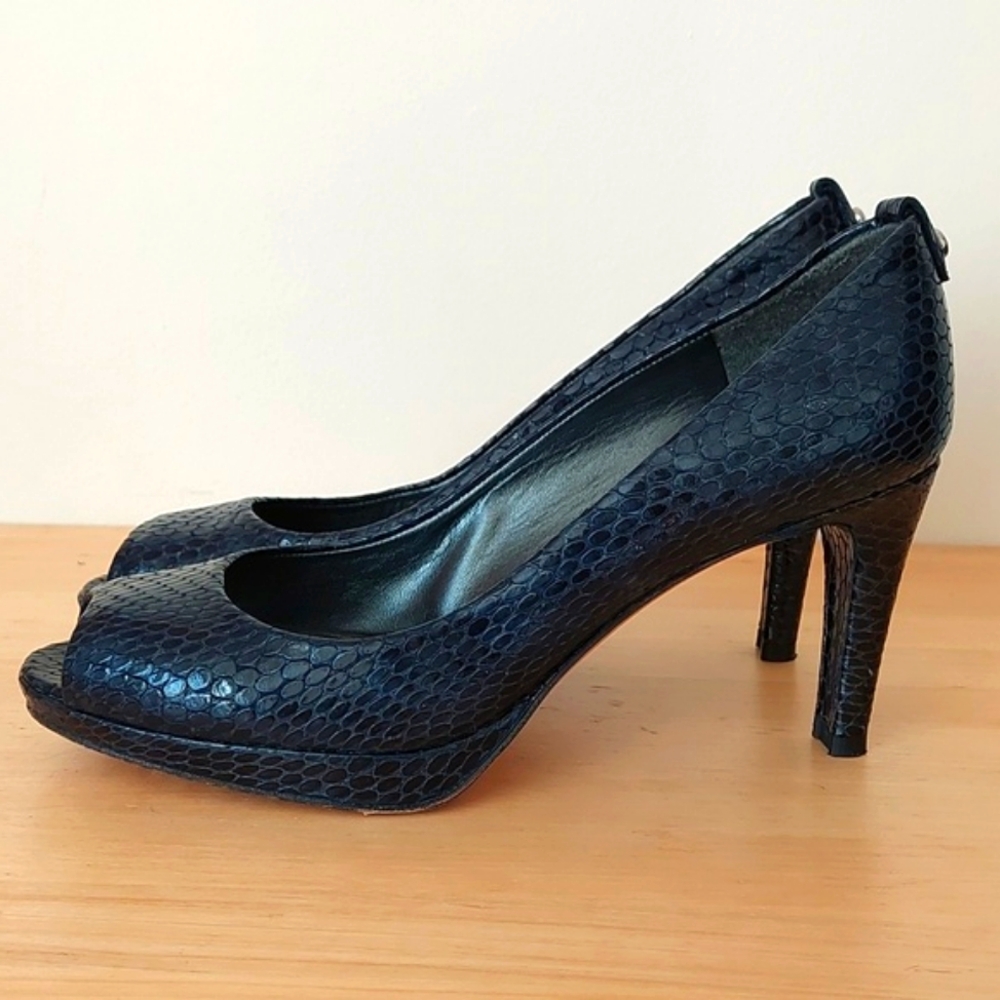 Stuart weitzman navy blue snakeskin open toe pumps